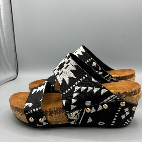Black and White Patterned Volatile Women's Aztec Sandals - Picture 3 of 7